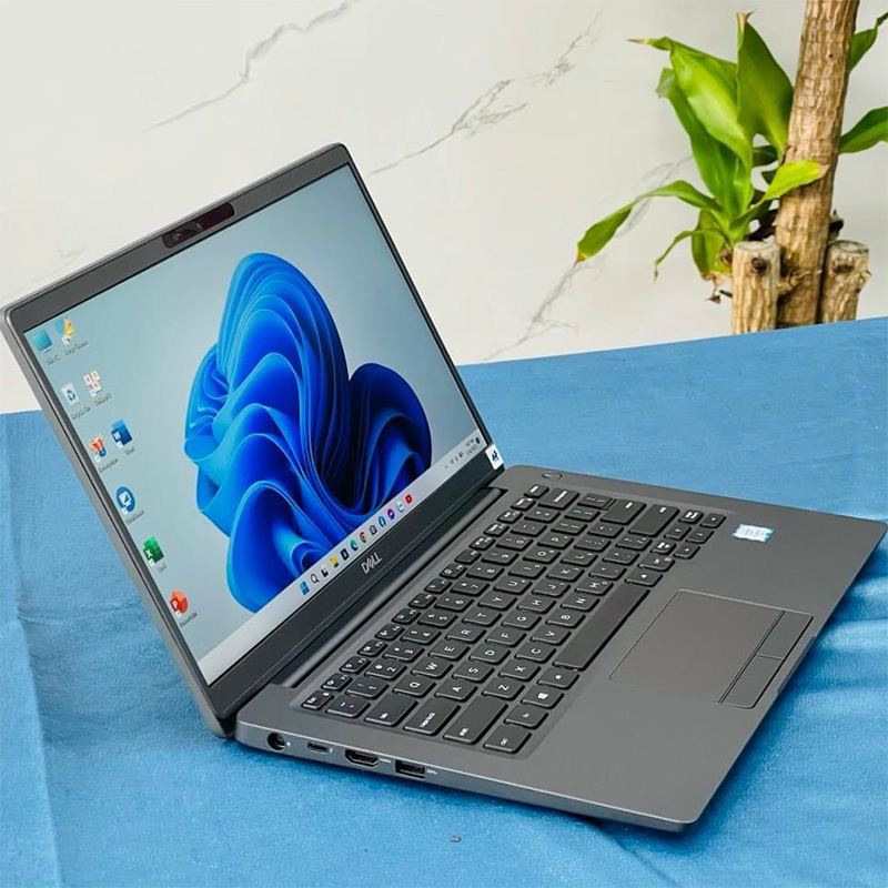 Dell Latitude 7400